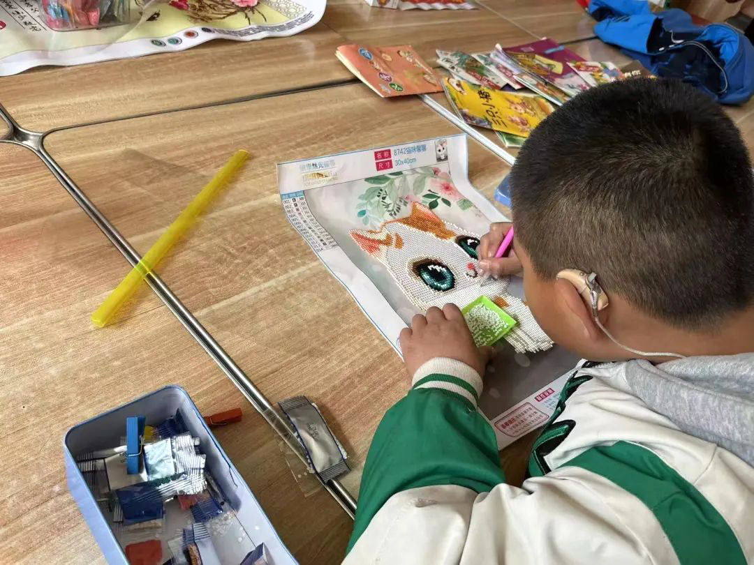 關愛特殊兒童，學雷鋒 獻愛心，傳遞溫暖！