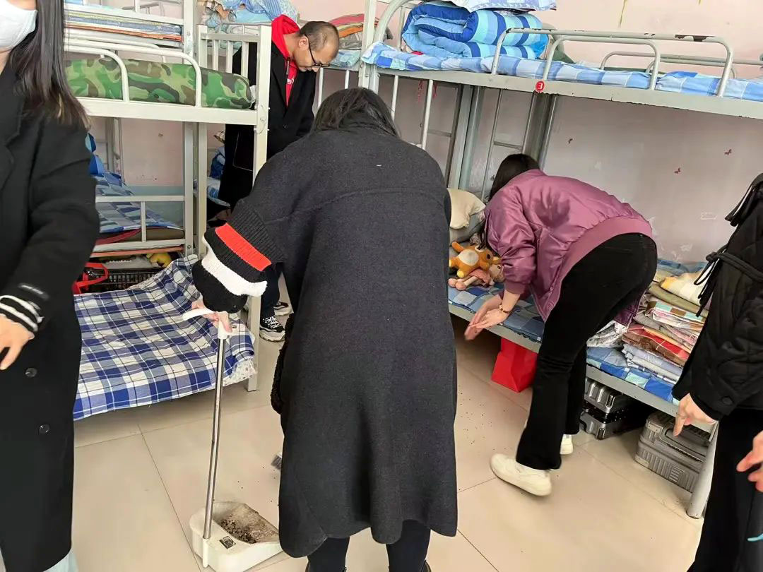 關愛特殊兒童，學雷鋒 獻愛心，傳遞溫暖！