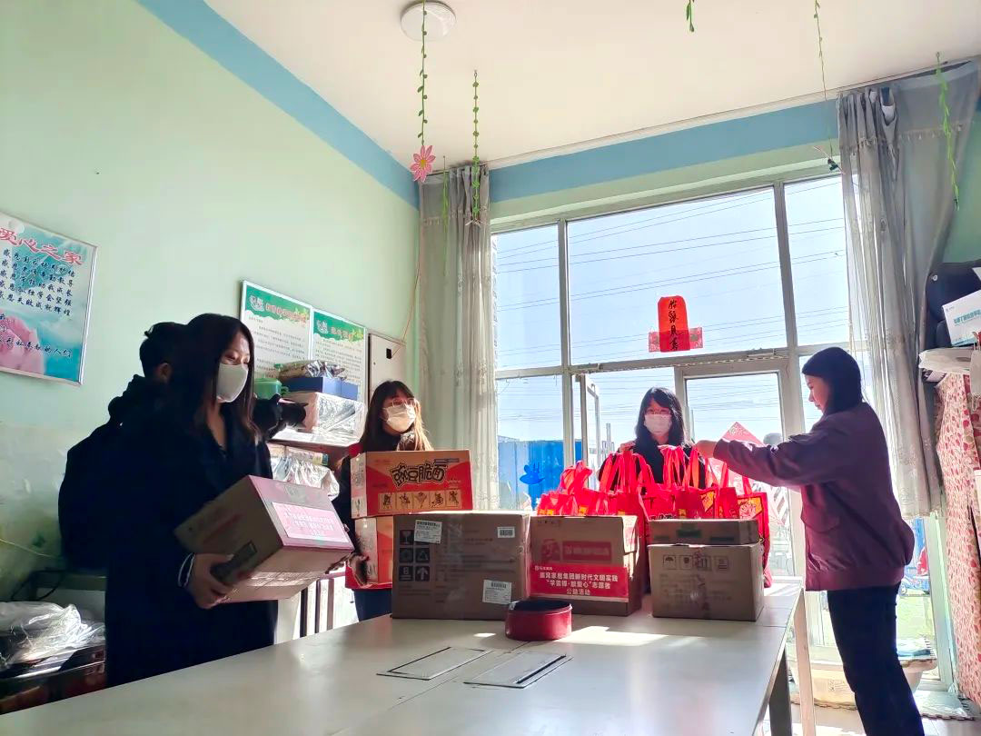 關愛特殊兒童，學雷鋒 獻愛心，傳遞溫暖！