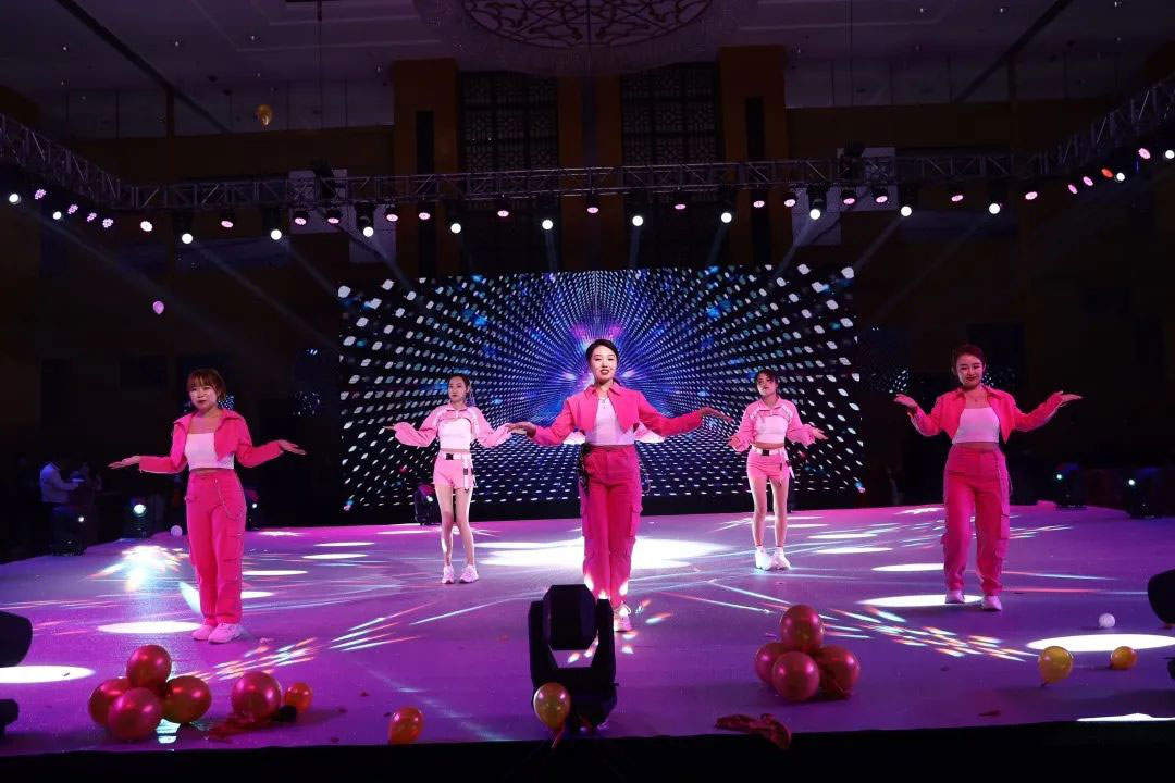 美窩家居集團2020-2021企業“一起向WE來”年度盛典圓滿舉行！