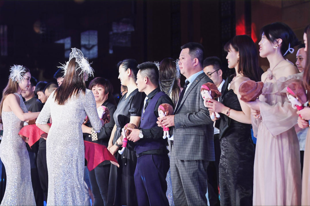 美窩家居集團2020-2021企業“一起向WE來”年度盛典圓滿舉行！