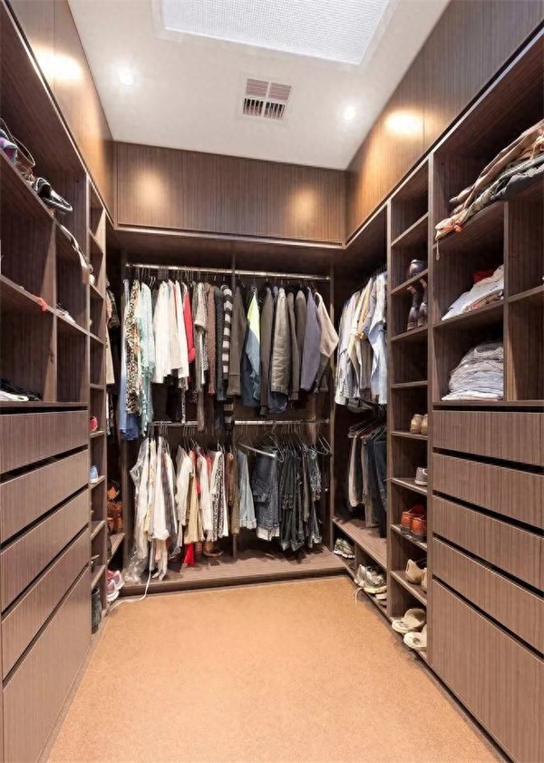 臥室衣柜巧布局，9種臥室衣柜布局方法，總有一款適合你！