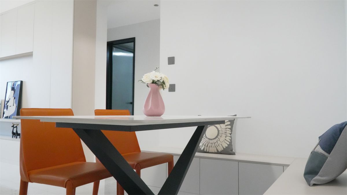 簡單明亮的裝修，首選現代風搭配！