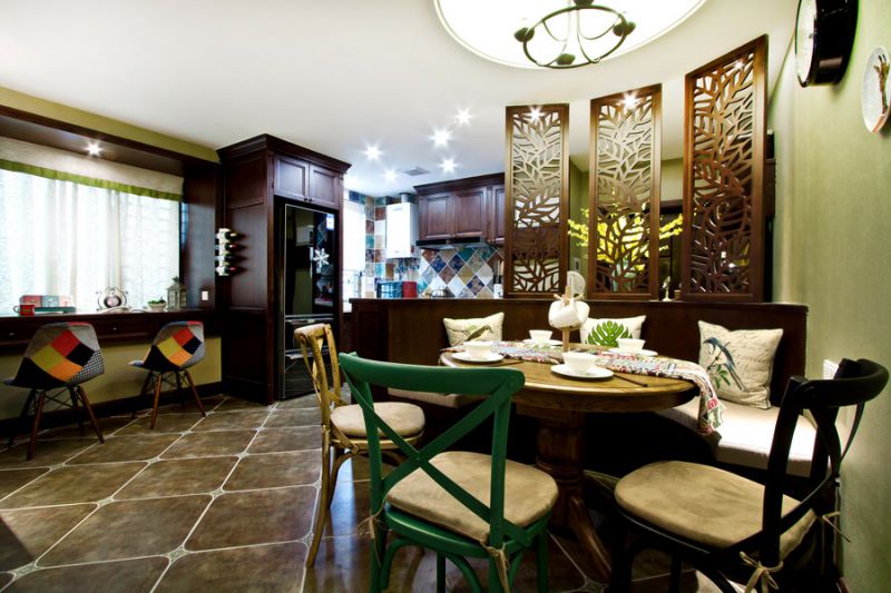 濱河風景小區團裝正在進行中……